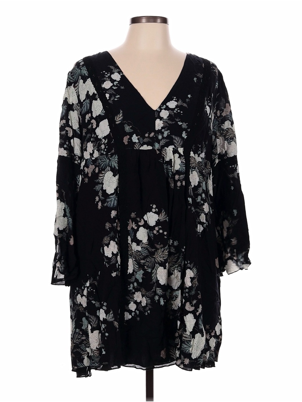 Johnny Was Black Floral V-Neck Tunic